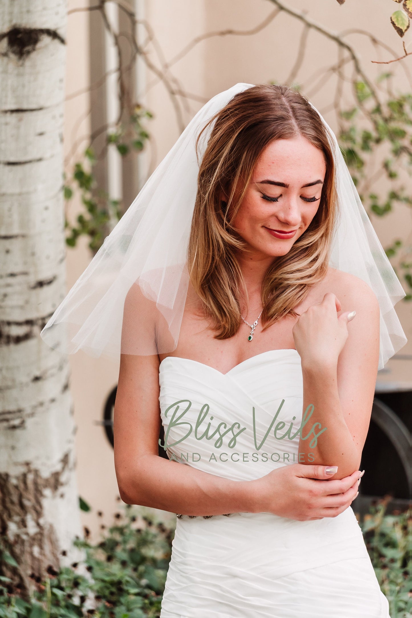 Short Two Layer Wedding Veil with Cut Edge