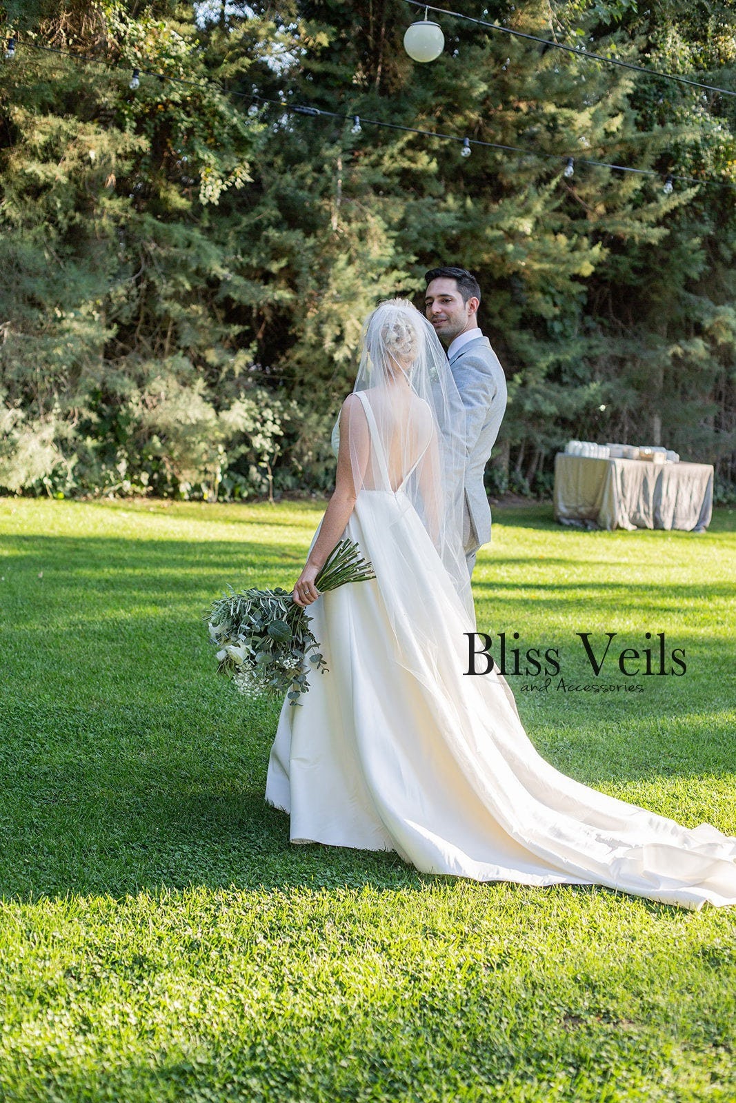 Sheer Simple One Tier Wedding Veil