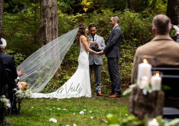 Lightweight One Tier Wedding Veil with Cut Edge