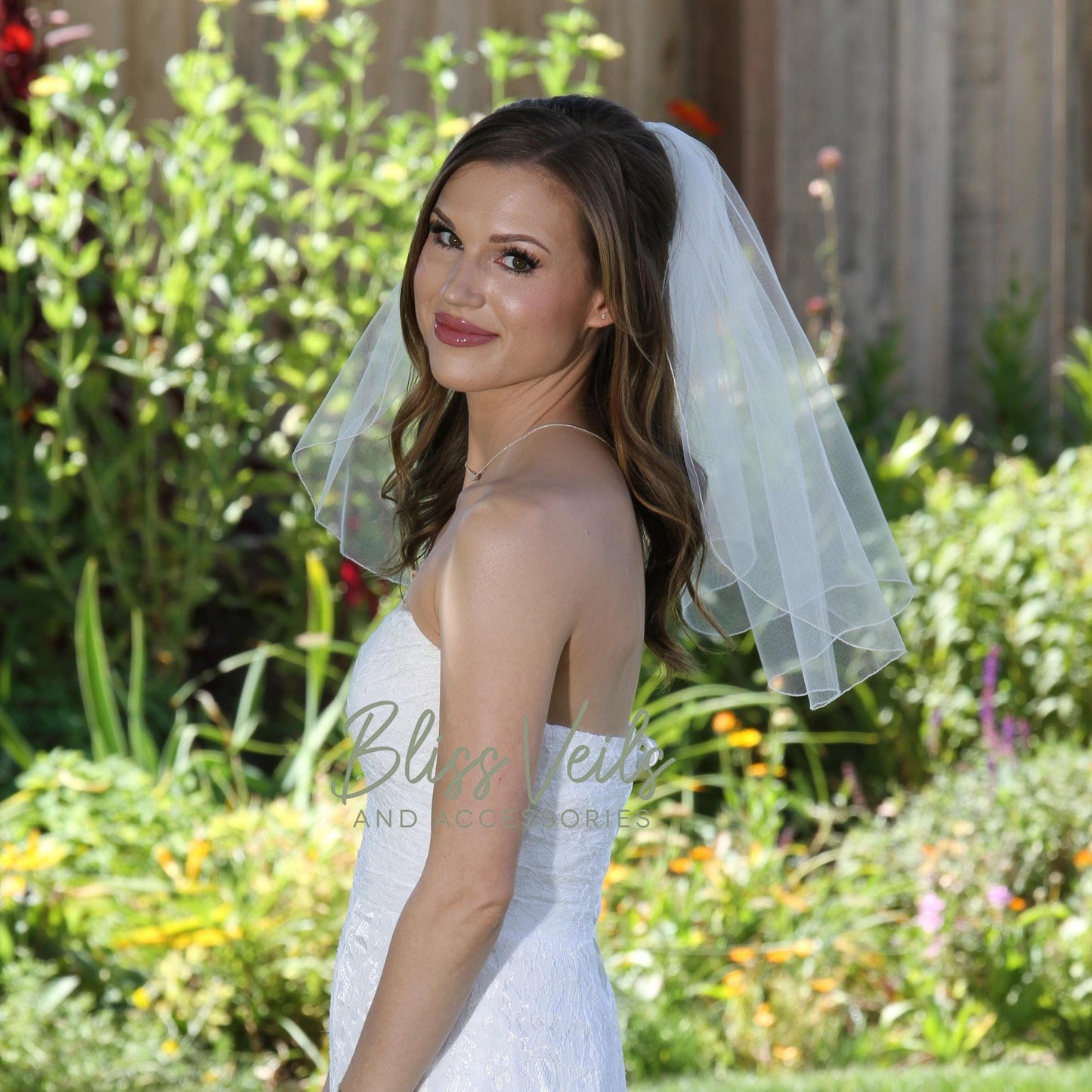 Short One Tier Bridal Veil with Pencil Edge