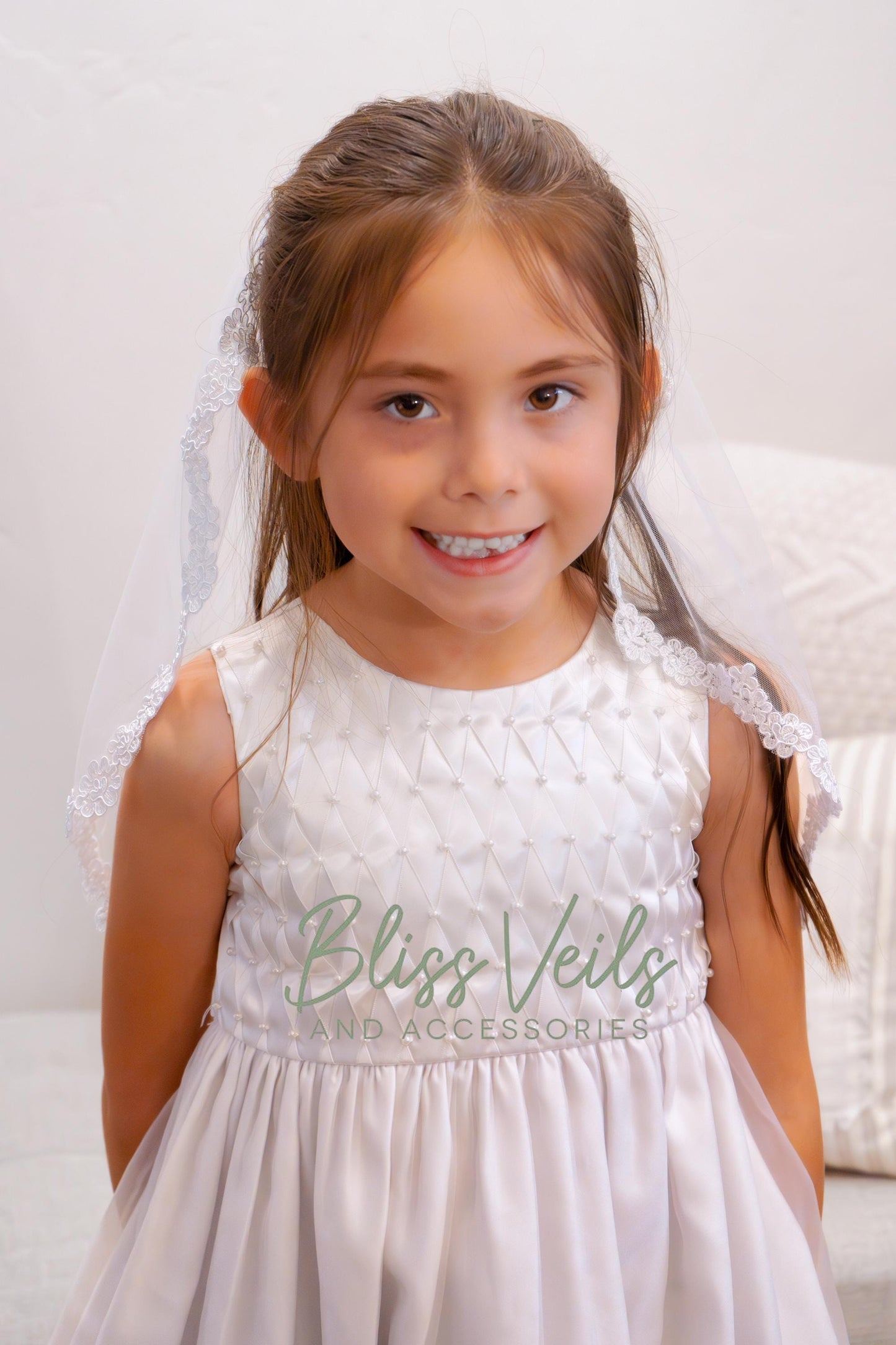 Scalloped Lace First Communion Veil: One Tier Soft Tulle